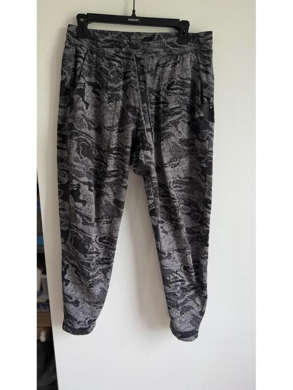 The North Face Black Grey Camouflage Fleece Lined Jogger Sweatpants Men’s M
